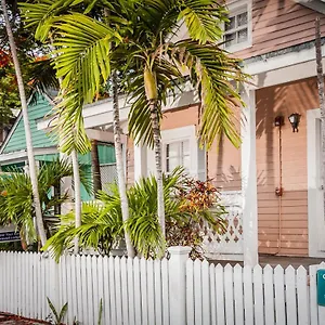 Courtney's Place Historic & Pensión Cayo Hueso